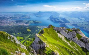 Най-Доброто от Швейцария – със Самолет, на Български Език!