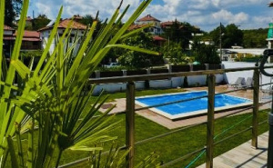 Почивка с нощувка на човек на цена започваща от 49 лв. в Хотел The Hillside Villa