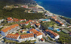 Първа Линия с All Inclusive , Чадър и Шезлонг на Плажа, Бар на Плажа и Паркинг