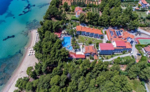 5 дни със закуска за двама през юни 2026 в Porfi Beach Hotel Halkidiki