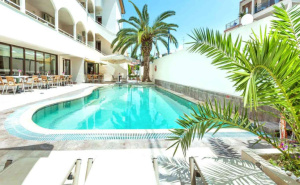 5 дни полупансион за двама през юни в Elinotel Polis Hotel