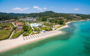 5 дни със закуска за двама през юни в Kassandra Palace Seaside Resort