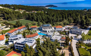 5 дни със закуска за двама през септември в Chrousso Village Resort