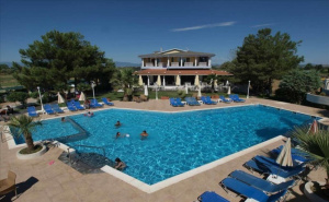 5 дни със закуска за двама през юли в Anais Hotel